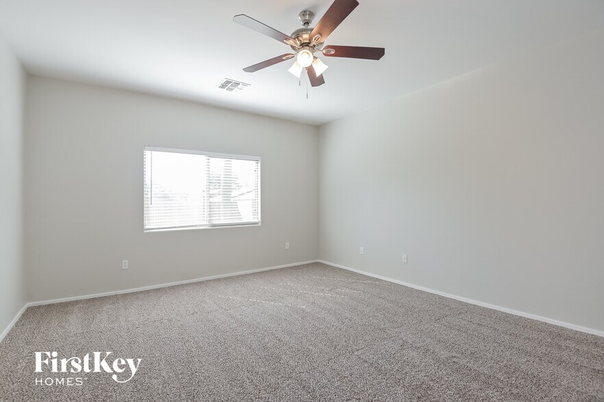 Building Photo - 11071 W Willow Field Dr