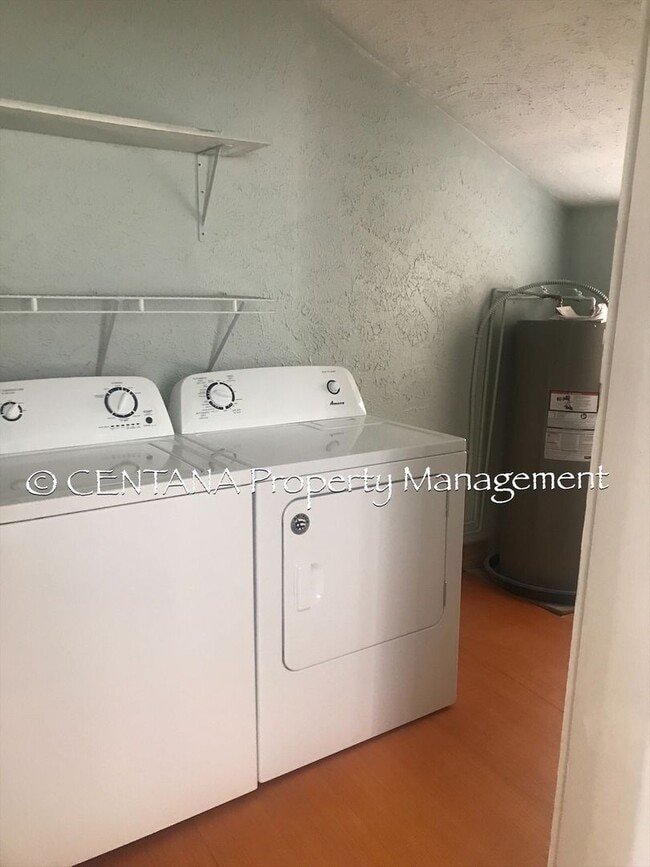 Building Photo - Cozy 3 bedroom with some cute updates!