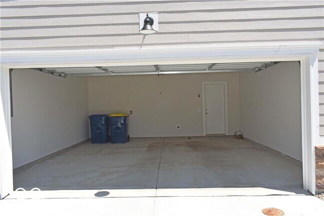 Building Photo - 874 Kinzer Ave