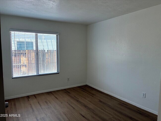 Building Photo - 11014 N 65th Ave