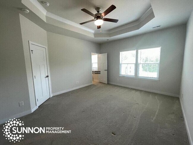 Building Photo - 3 Bed 2.5 Bath Townhome in Riverbend