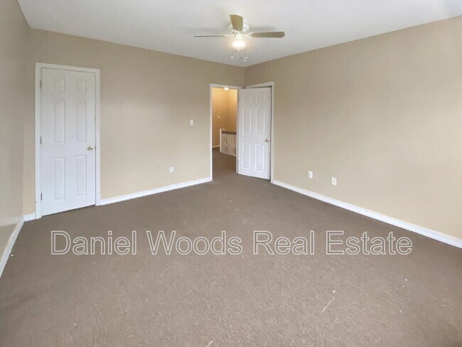 Building Photo - 1614 68th Ave