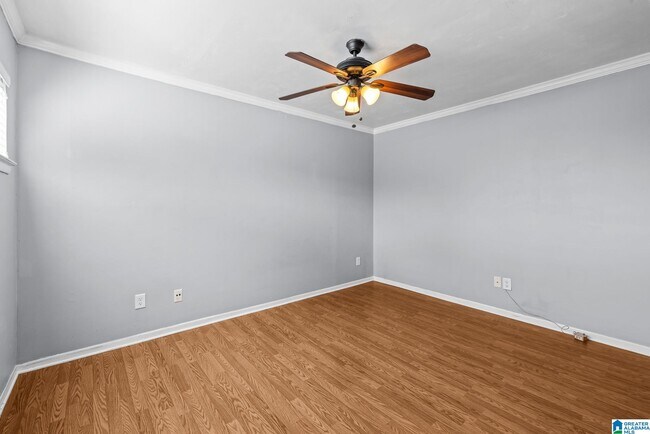 Building Photo - 3350 Altamont Rd S