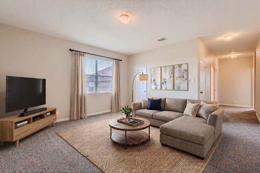 Building Photo - 806 Cielo Way