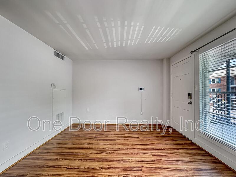 Building Photo - 732 Scotland St