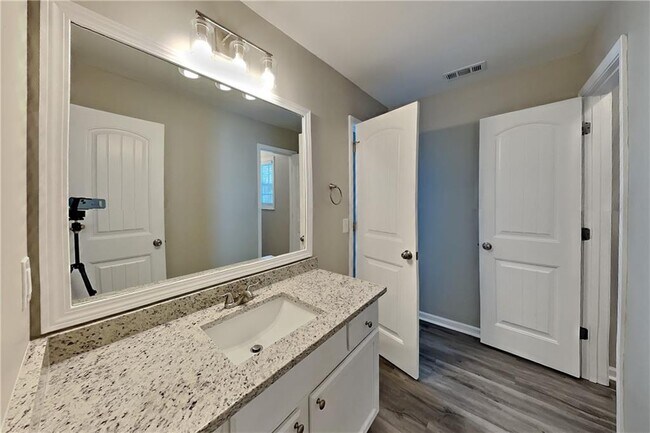 Building Photo - 4015 Brightmore Dr