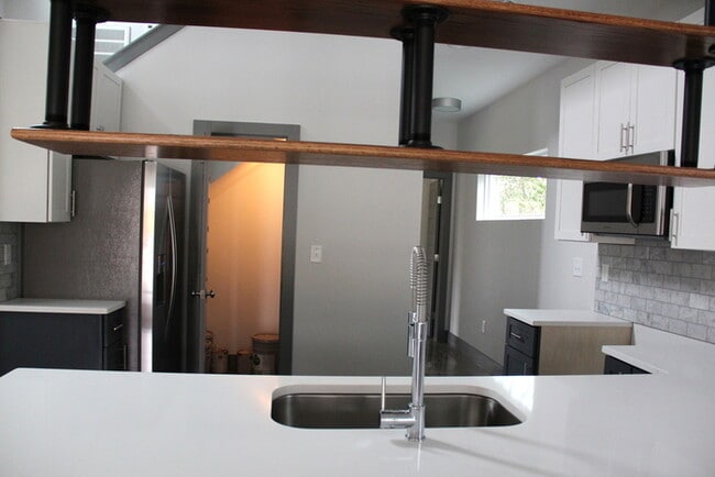 Building Photo - Large East Nashville Modern House - 3 Bedr...