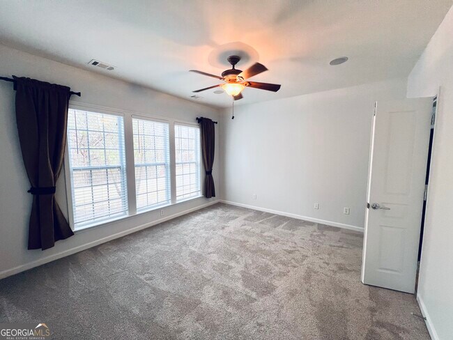 Building Photo - 130 Magic Lily Dr