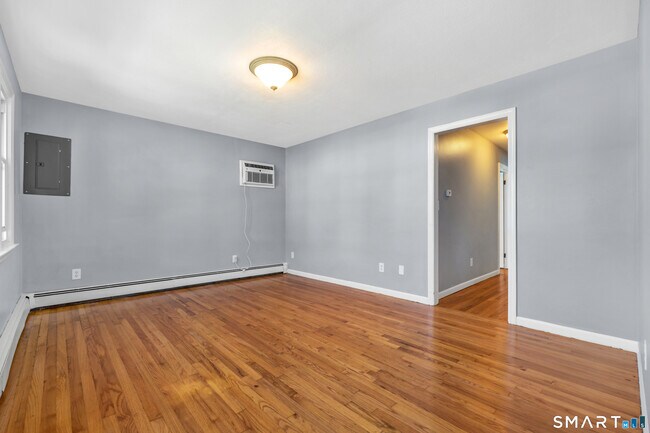 Building Photo - 509 Westfield Ave