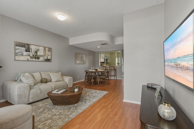 Building Photo - 16635 Hemingway Dr