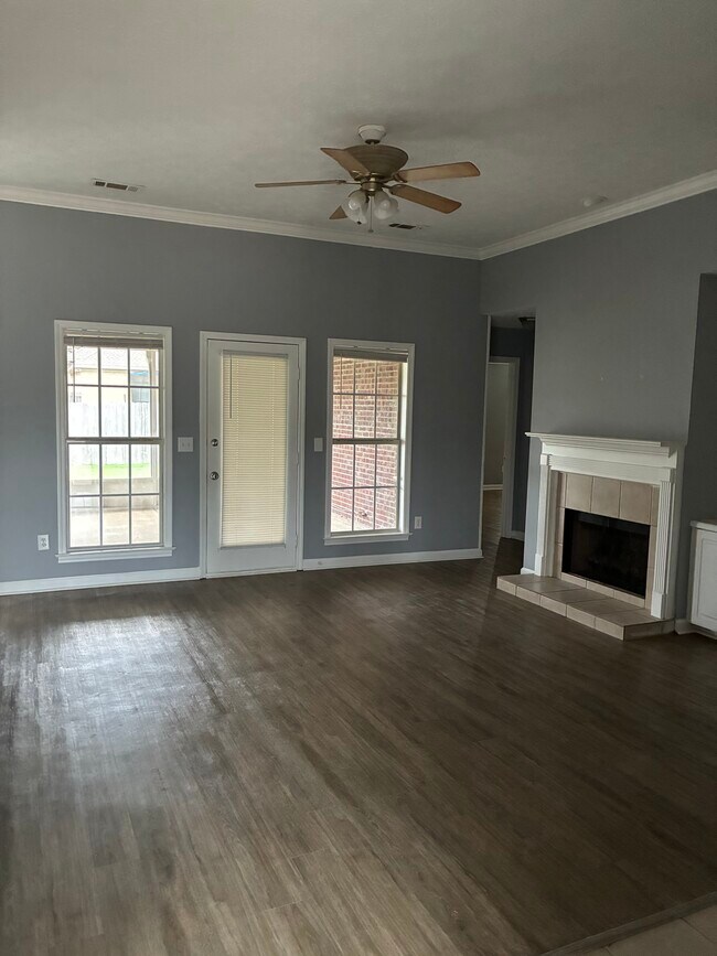 Building Photo - 1319 Hallwood Ln