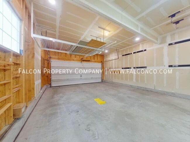 Building Photo - 7973 Buckeye Tree Ln