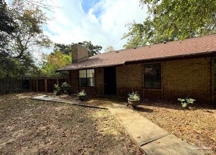 Building Photo - 9345 Chisholm Rd