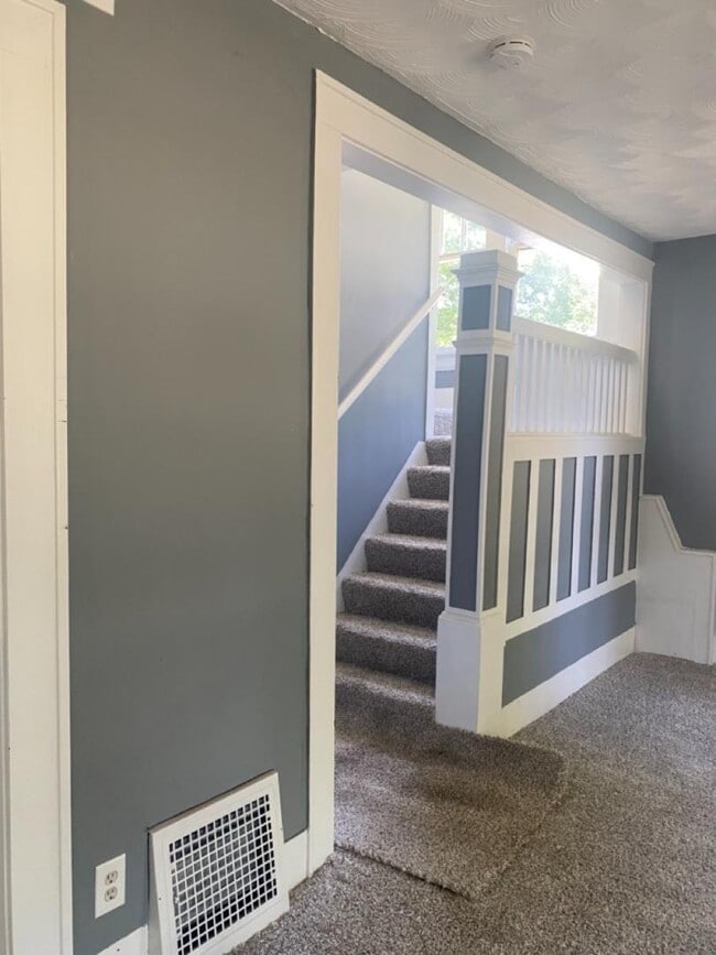 Building Photo - 937 Lawton St