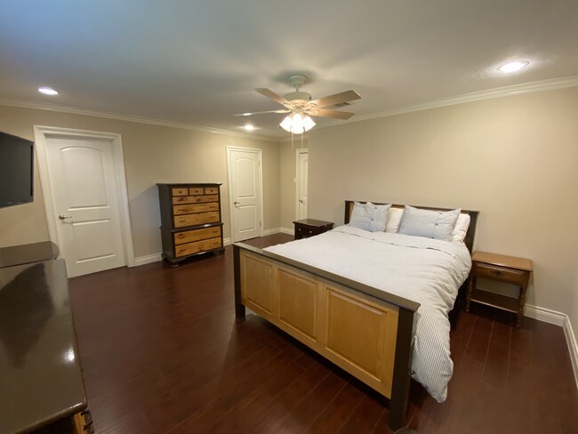 Master Bedroom - 5802 W Bellfort St