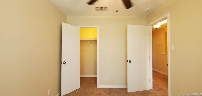Building Photo - Newly Renovated Town-home