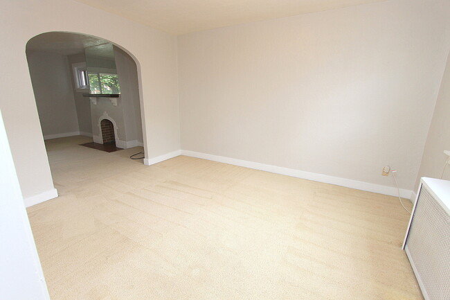 Dining Room - 3353 Dawson St