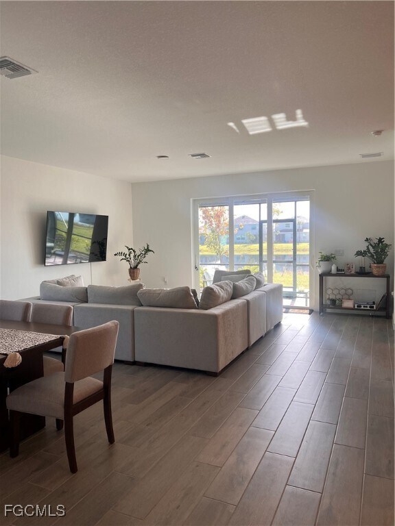 Building Photo - 15042 White Pearl Rd