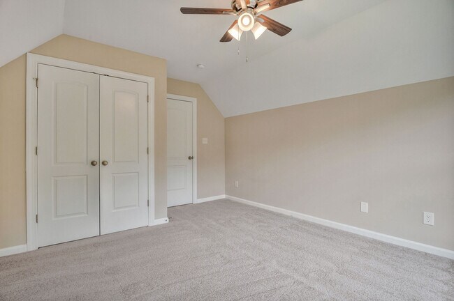 Building Photo - 107 McKinnon Pl