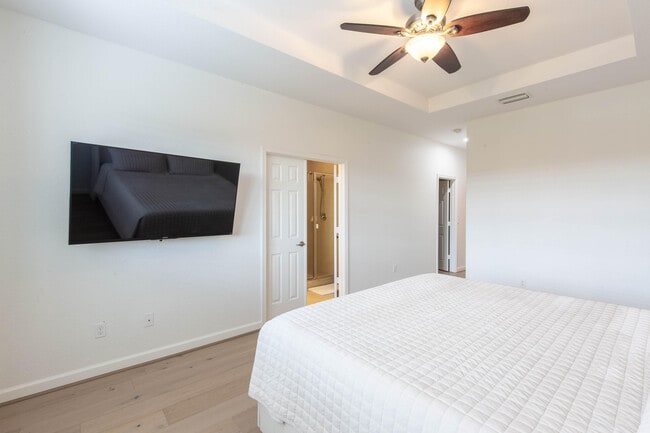 Building Photo - 10349 Wellington Parc Dr