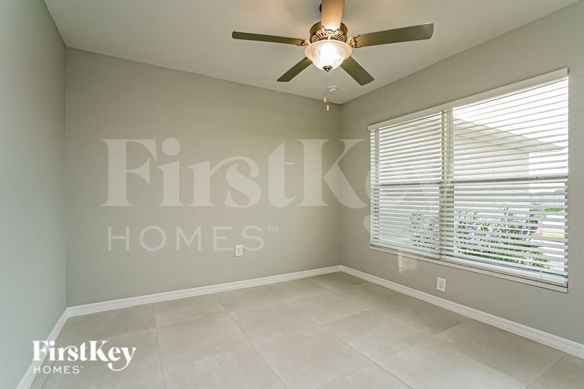 Building Photo - 2838 NW 3rd Pl