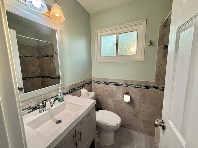 Building Photo - 4926 Crain St