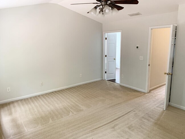Building Photo - 329 Tuggle Ct