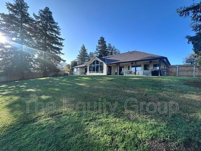 Building Photo - 531 High Sierra Dr