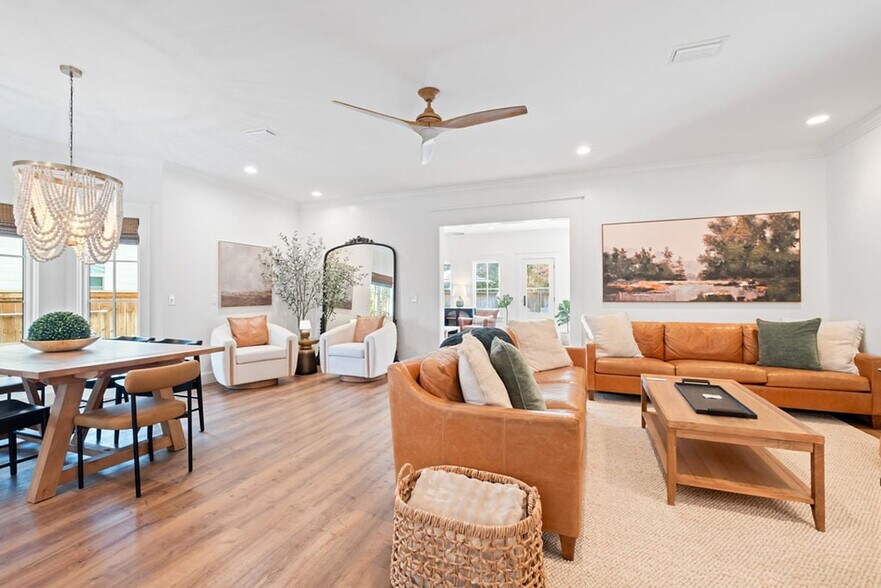 Building Photo - 463 Clareon Dr