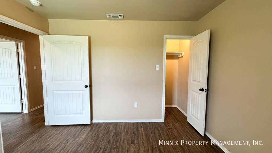 Building Photo - 2413 N Ave O