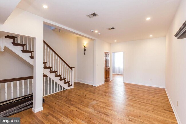 Building Photo - 4435 Sansom St