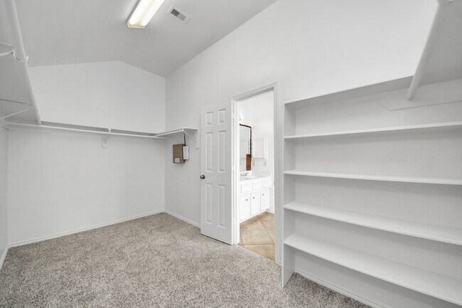 Building Photo - 15 Palm Desert Dr