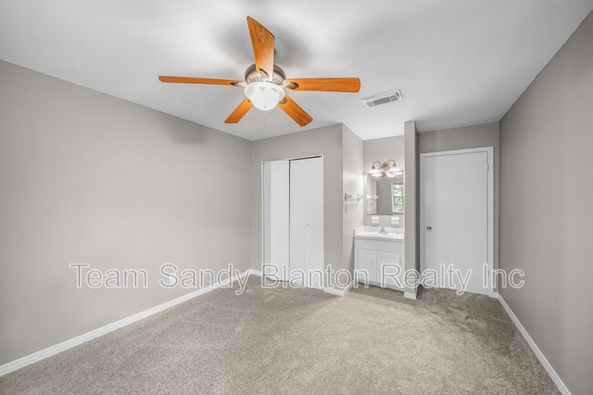 Building Photo - 2107 Langley Ave