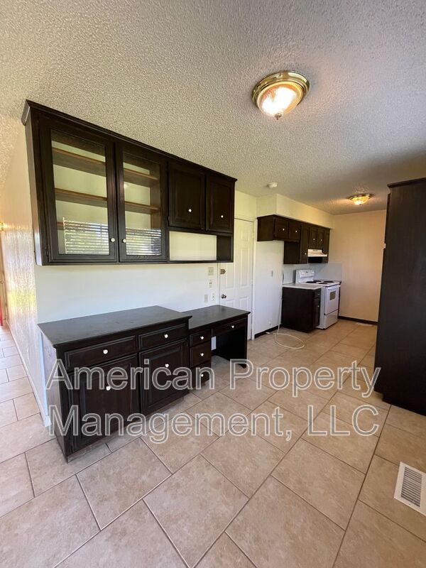 Building Photo - 11841 E 36th St