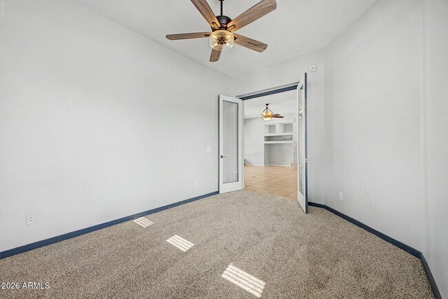 Building Photo - 1902 E Desert Ln