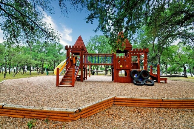 Building Photo - 149 Steele