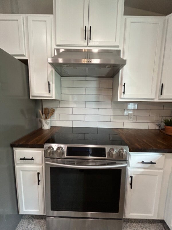 Building Photo - 7424 Roslyn Rd