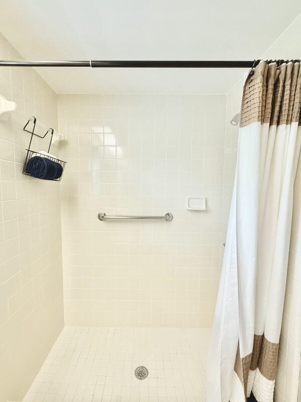 Building Photo - 8724 Ashbury Dr