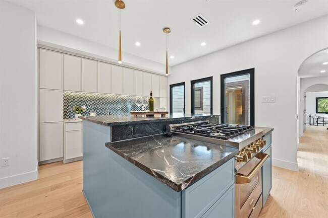 Building Photo - 4207 Canyonside Trail