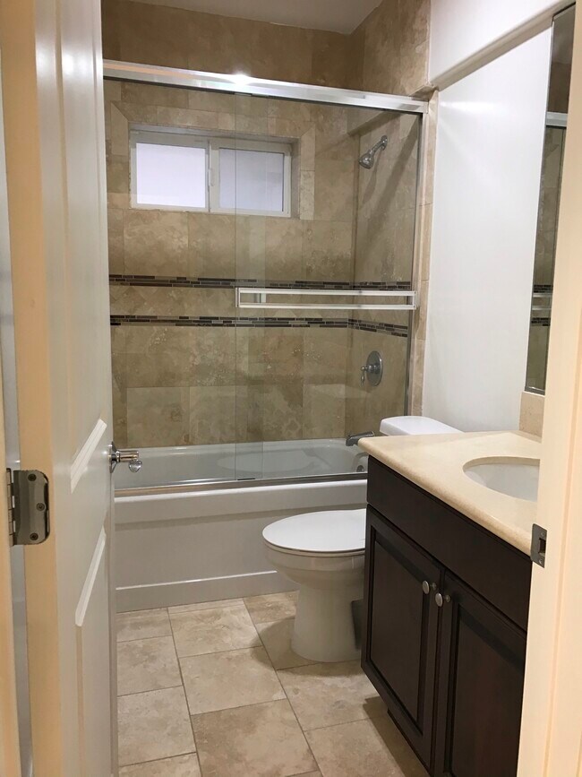 Building Photo - 206 S Lucia Ave