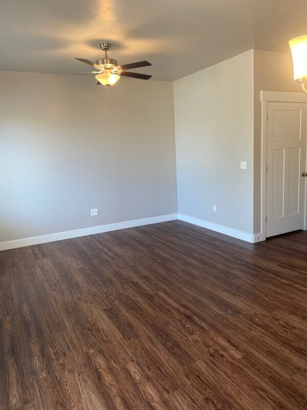 Building Photo - 847 Gleneagle Ct