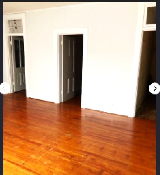 Building Photo - 105 E Main St