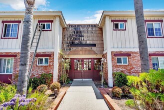Building Photo - Welcome to prime living in quite Historic ...