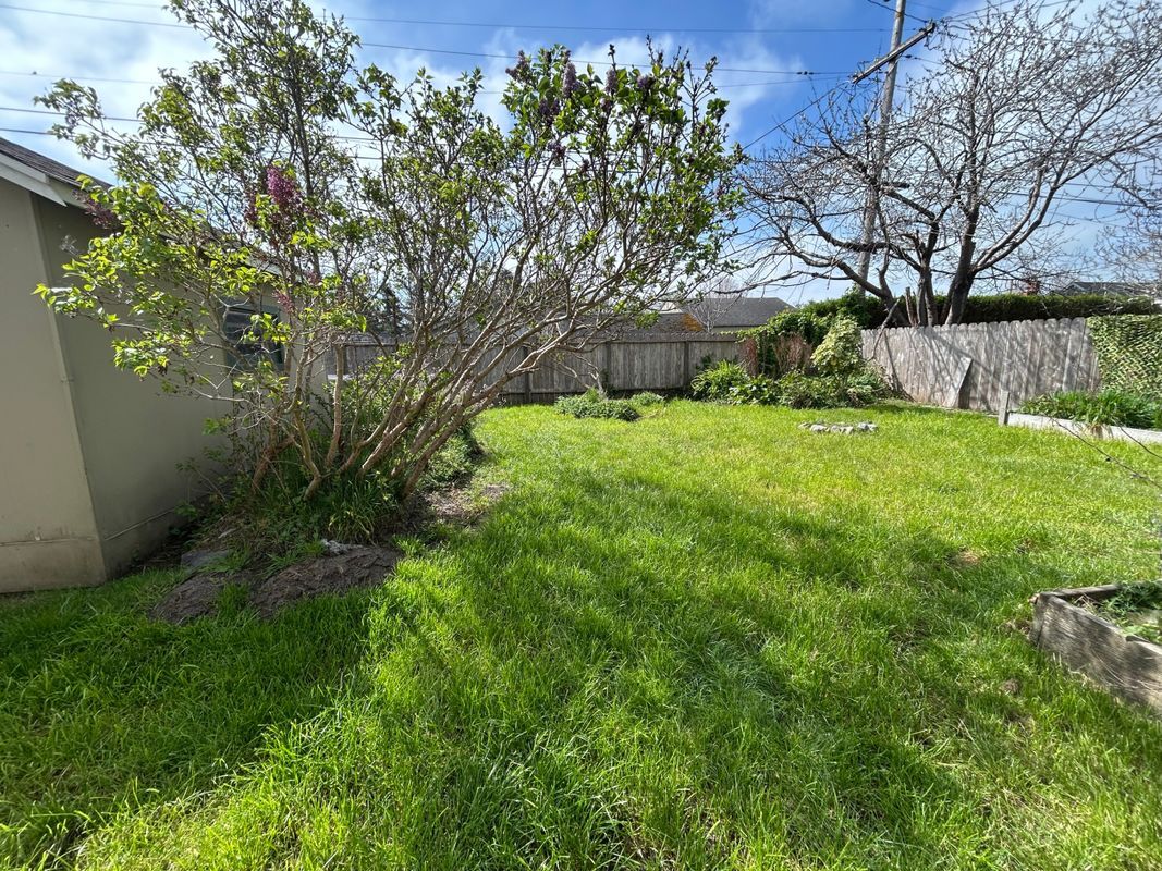 Building Photo - 1717 Iverson Ave