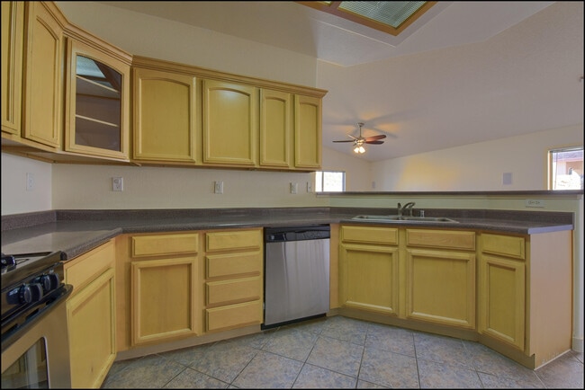 Building Photo - 7077 Luz De Sol Dr