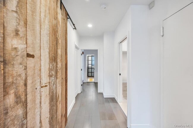 Building Photo - 100 W Broadway