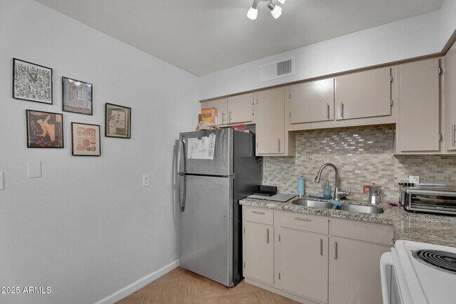 Building Photo - 3626 N 37th St