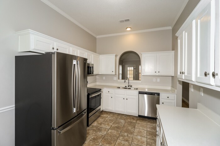 Building Photo - 10092 Cross Ridge Rd