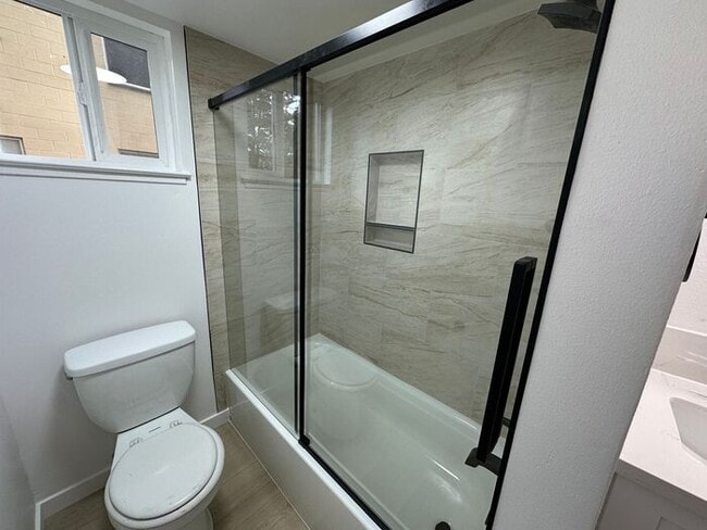 Building Photo - MOVE IN SPECIAL!! DEPOSIT MOVES YOU IN!!!