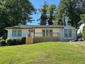 Building Photo - 2043 Juanita St